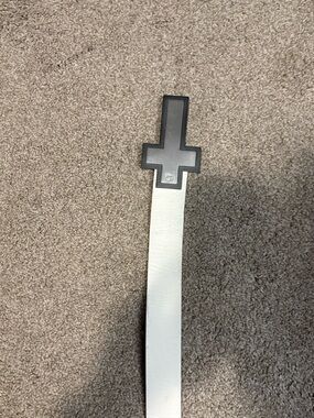 Men’s Guess White Cross Accent Belt. Size 36